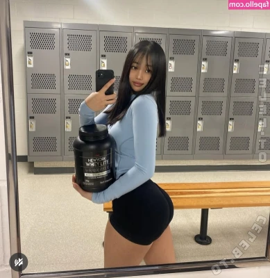 Yunse01_ [ yunse01 ] - my dick is looking kinda scrumptious atm