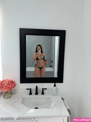 Elizabeth Skylar [ elizabeth-skylar ] - Sensualny striptiz