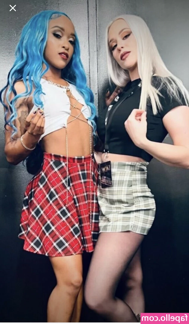 Penelope Ford [ penelope-ford ] - Is it big or am I small