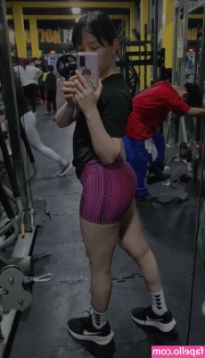 Hanyuu95 - decided to jerk off in the mirror  not even watching this one back