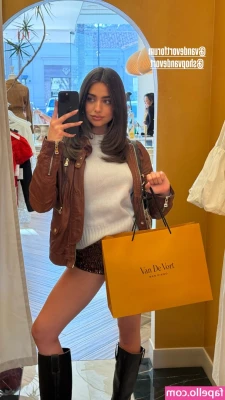 Taylor Nunez [ taylor-nunez ] - Cum fuck me   Valerie is lacking alot of attention