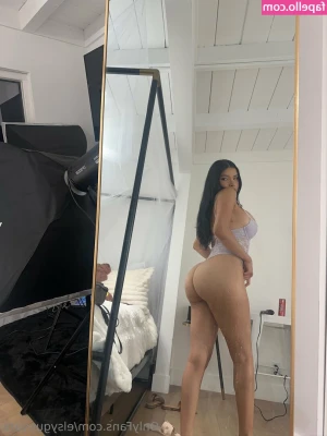 Elsy Guevara [ elsy-guevara-1 ] - Who loves a hard dick