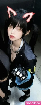 iroiro_0000 [ iroiro-0000 ] - Don’t you all just love seeing what’s under my clothes? 💕
