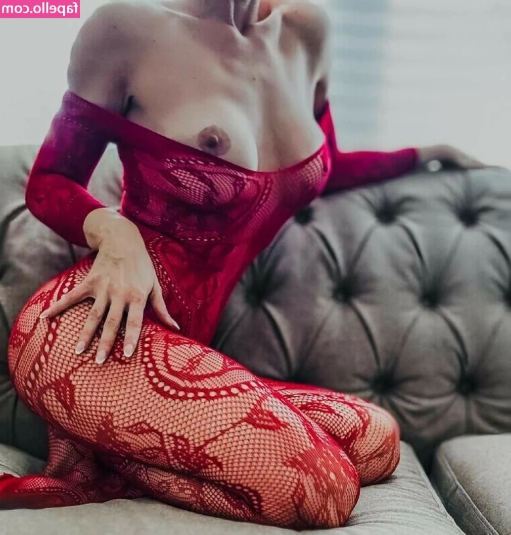 Faye Arlo [ faye-arlo ] - It's hump day... Bend me over like a bad bitch!