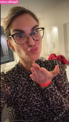 Annaluna239 - Don t forget to do you daily stretches tell me how you would stretch