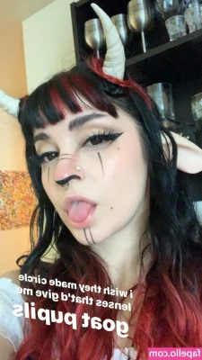 Girls Play [ girls-play-1 ] - i got so horny sometimes i can't help it 🙈