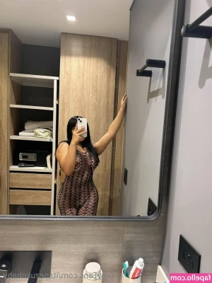 NezukoBaby.xoxo [ nezukobaby-xoxo-1 ] - Show love for my ass and soles
