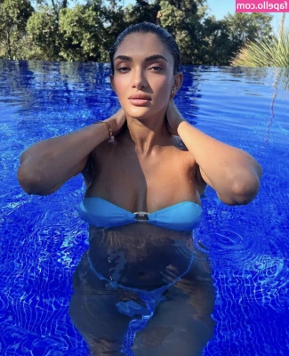 Nadiya Khan [ nadiya-khan ] - Wollen wir beide ein bisschen spielen? 🔥🥵  Would you like to