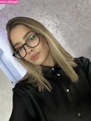 Molly Evans [ molly-evans ] - Today is My birthday and instead of cake  I have something more juicy