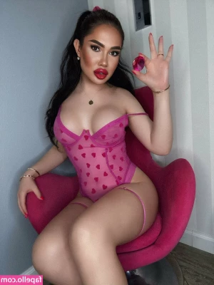 alexadamts - I deserve a kiss... I dind't say where 😈🤭