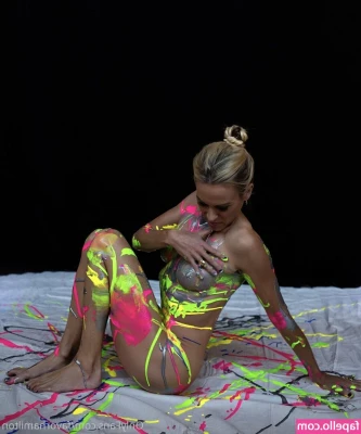 Suzy Favor Hamilton [ suzy-favor-hamilton ] - I m just a girl  Who takes sexy photos with her dirt bike