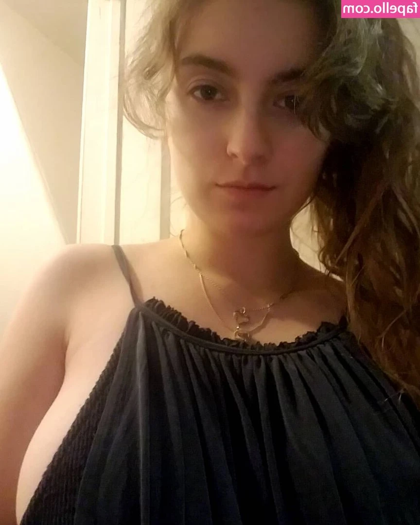 Laila Wolf [ laila-wolf ] - You like the way it looks between my legs baby    sorry for all my