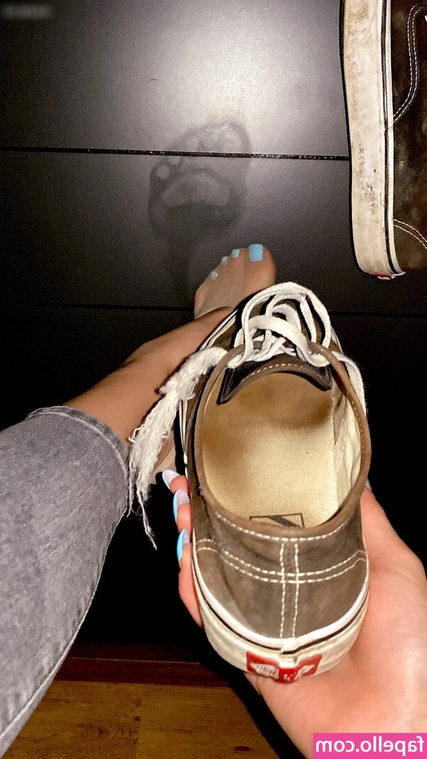 Emmysfeetandsocks - I LOVE THAT MY PUSSY GETS WET AND SQUIRTS FOR YOU