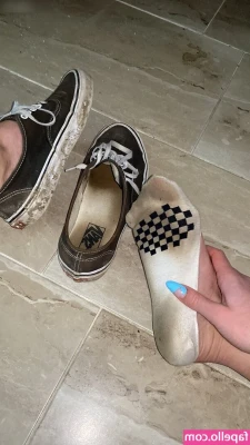 Emmysfeetandsocks - Got nothing to do tonight  Jerk off to me    I like knowing you touch part 1