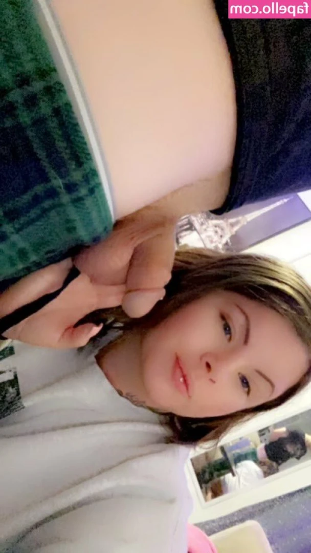 Kaitlyn Marie [ kaitlyn-marie ] - Do you like when I squat for you?