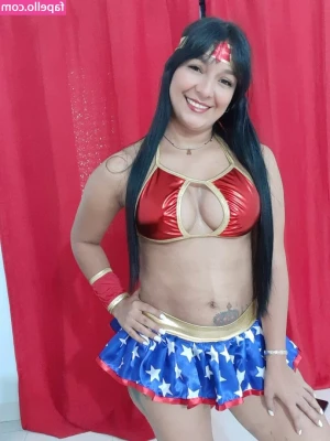 Paula Milano [ paula-milano ] - Rub my booty to grant 3 wishes