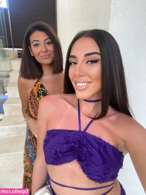 Giulia D'amico [ giulia-d-amico ] - Who s ready to rub the lotion on