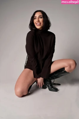 Giulia D'amico [ giulia-d-amico ] - Who wants to buy me shots