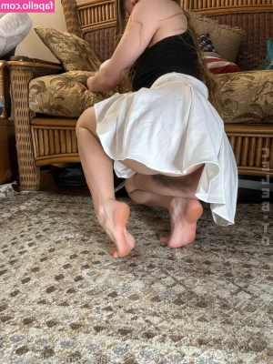 Skylar Fawne [ skylar-fawne-3 ] - Your Queen always looking down on you. Better thank me for even