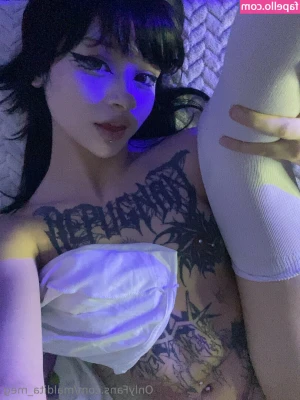 maldita_meg [ maldita-meg ] - New Daily post  Ok I think i have a problem  I love dressing up as a