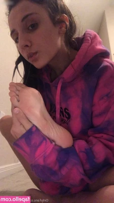 Daddydestinyxo - Oh how I love the feeling of body oil sliding all over my skin 🥵