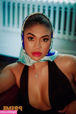 Paige Hurd [ paige-hurd ] - I m just gonna leave this right here