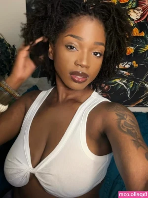 Shai Butta [ shai-butta ] - Have you been good this year babe? 😈