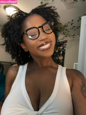 Shai Butta [ shai-butta ] - My pussy needs attention...