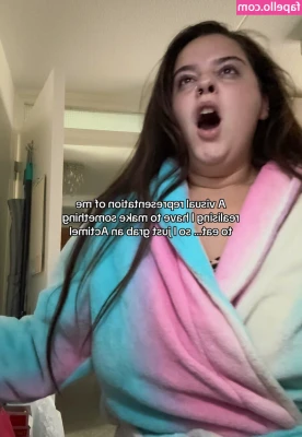 Hannah Espadas [ hannah-espadas ] - i hope you like these sleepy shots of me in bed showing off my
