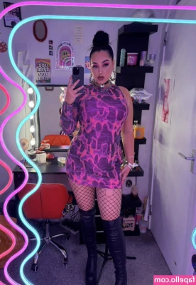 Hannah Espadas [ hannah-espadas ] - Lick the spit off my feet while I read your interview questions.