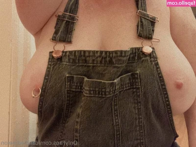 candiedmelon - i know i haven’t been a good onlyfans hoe lately but i’ve been