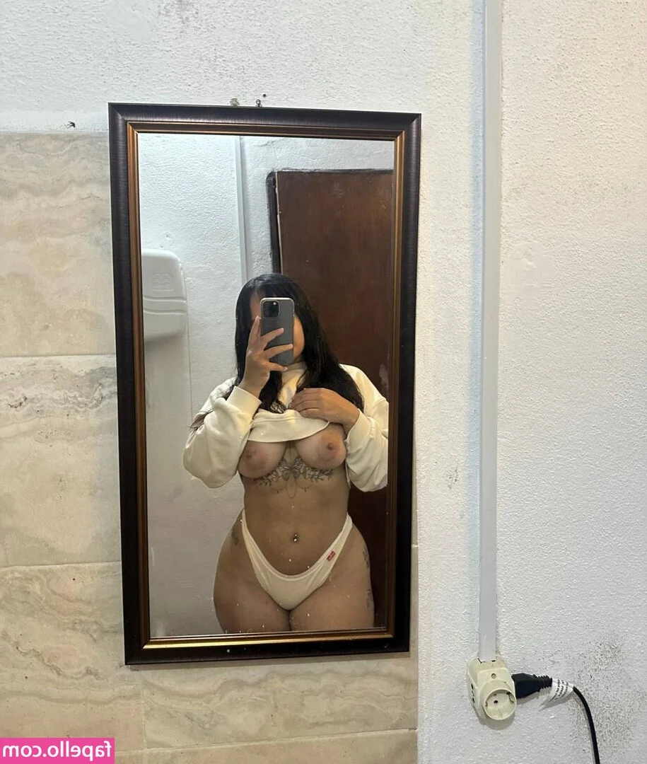 Luna Ortiz [ luna-ortiz-1 ] - Happy weekend  My goal for this is to spend the entire weekend in the