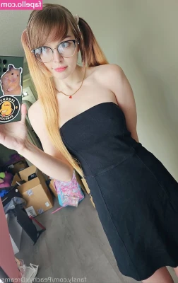 PeachyxDreams - Since its spooky season im doing my naughty harley quinn impression