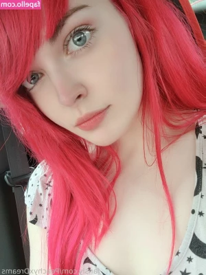 PeachyxDreams - Lol I was mid-leggings-pull-up and I just had to  ya know