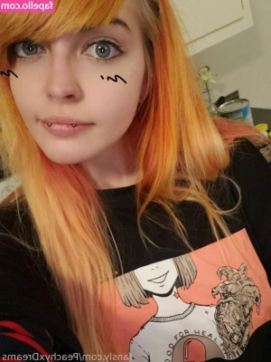 PeachyxDreams - Sometimes you just gotta drop the pants
