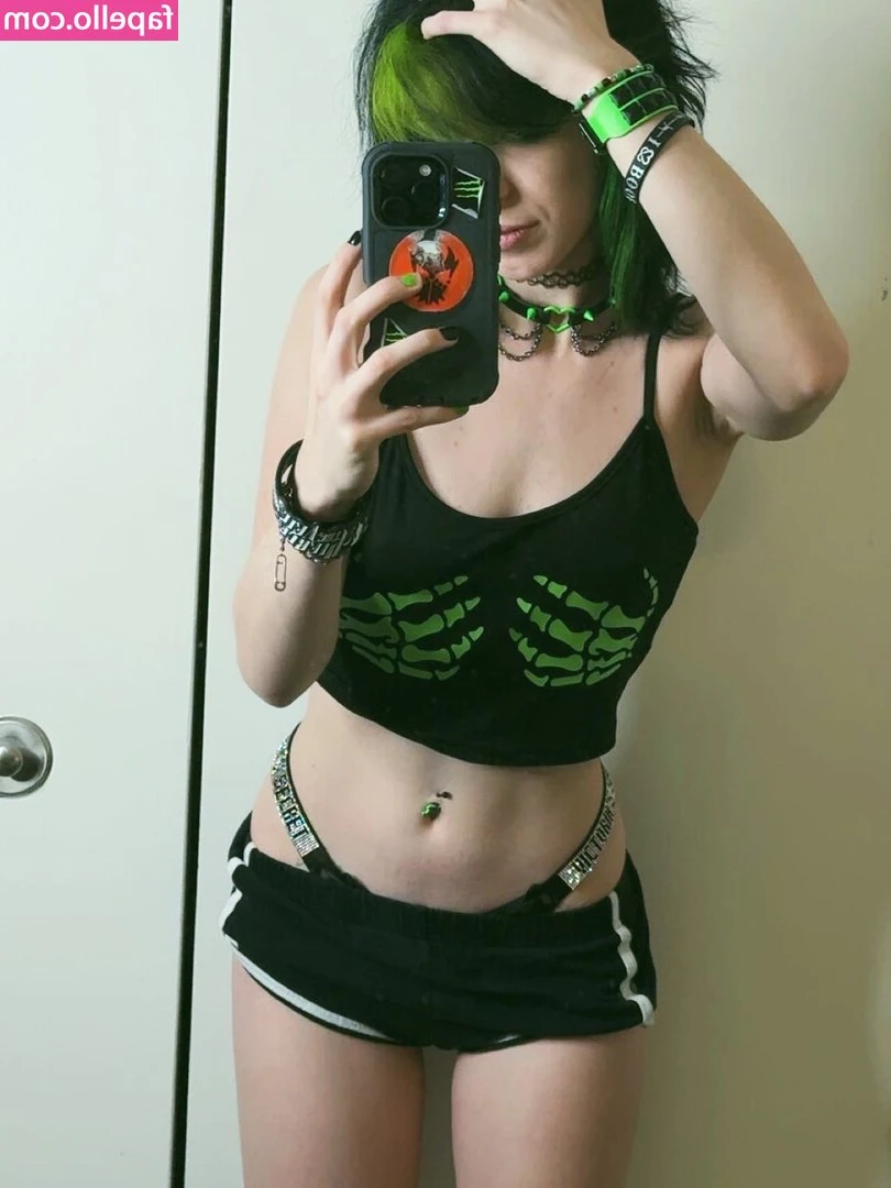 Uzzey Bunny [ uzzey-bunny ] - Another spicy B W