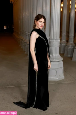 Kathryn Hahn [ kathryn-hahn ] - Come get it boys 😏