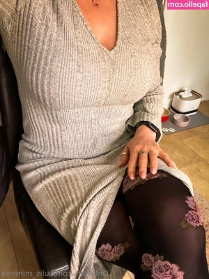 sulis_minerva [ sulis-minerva ] - Would you kiss my toes? <3