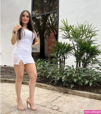 Emily Quiñones [ emily-quiones ] - check out that toe hair   I ve always had it  and I always debate