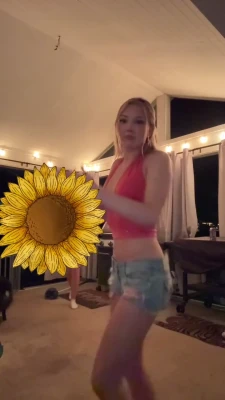 mysterious_secretgirl [ mysterious-secretgirl ] - Long bare toenails and full body tease