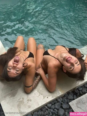 The Sereno Twins [ the-sereno-twins ] - Spotlight Sex Tape‼️ Watch this big booty get pounded‼️