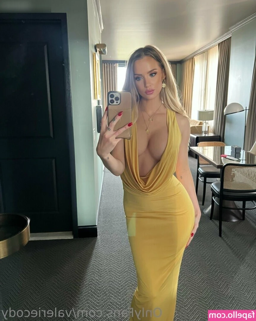 Valerie Cody [ valerie-cody-2 ] - Shining from inside and out ☺️  Waiting for you in my private
