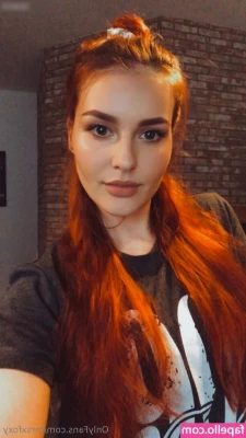 MrsXFoxy - This slut just cant get enough exposure