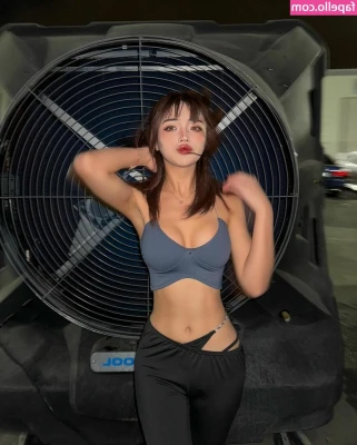 Ero.Mei [ ero-mei ] - Handcuffed and swallowing all of his cum POV