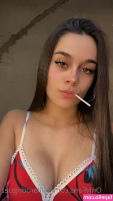 keiilarodriguez - My dick is pretty hard rn