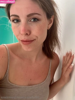annalena.of [ annalena-of ] - Feeling lucky today, babe? 🍀🤞 40 Items (20 XXX vids + 20 XXX