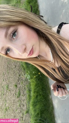 Elli_69@xh [ elli-69-xh ] - Slowly taking this off me