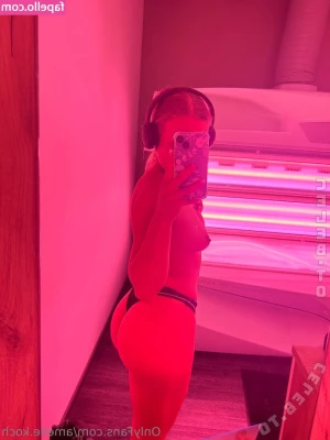 Amelie Koch [ amelie-koch ] - bikini tan vibes