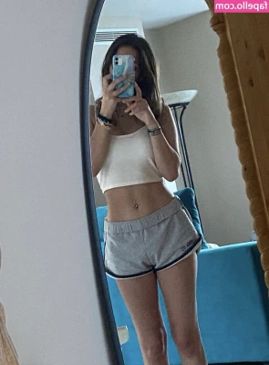 Adrilonz - As vzs eu capricho nas fotos né? Mereço renovação de assinatura
