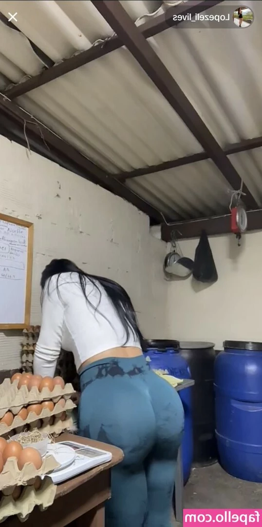 Elizabeth Lopez [ elizabeth-lopez ] - Come kiss all over my body